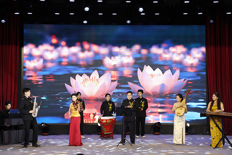 晚会11.jpg 晚会11.jpg