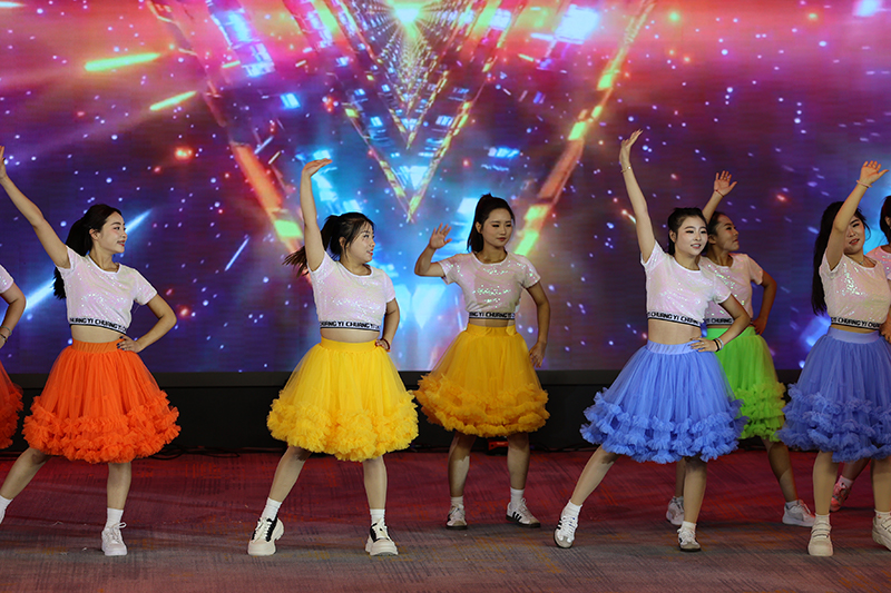 晚会7.jpg 晚会7.jpg